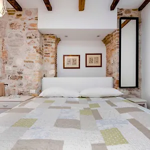 And Ca' 3 Vie Apartment